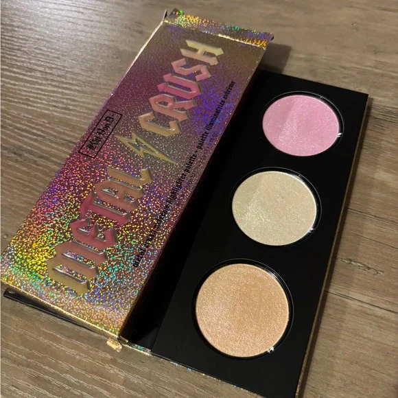Kat Von D Metal Crush Highlighter Palette - Picture 2 of 4